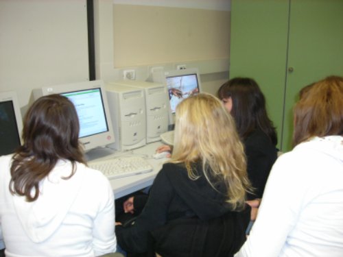 ragazze al Liceo Carducci - 20 ottobre 2006